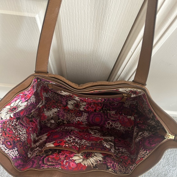 Leather Vera Bradley computer bag. - Picture 7 of 7
